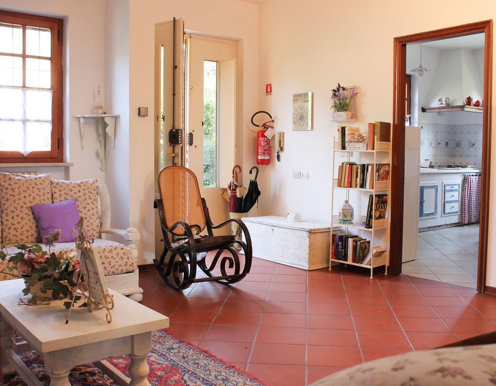 "Lilla" Bed & Breakfast Calci Exterior photo