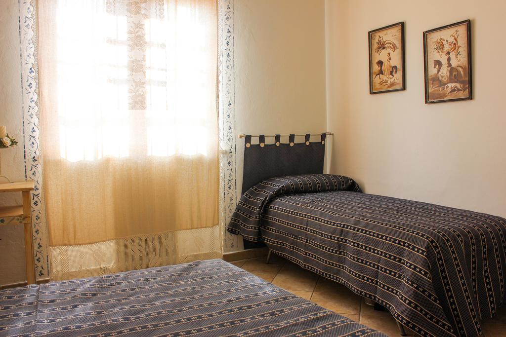 "Lilla" Bed & Breakfast Calci Room photo