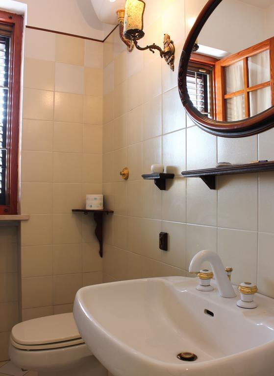 "Lilla" Bed & Breakfast Calci Room photo